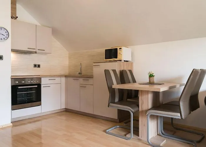 Apartma Jezerci アパート ブレッド