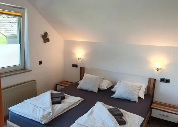 アパート Apartma Jezerci *